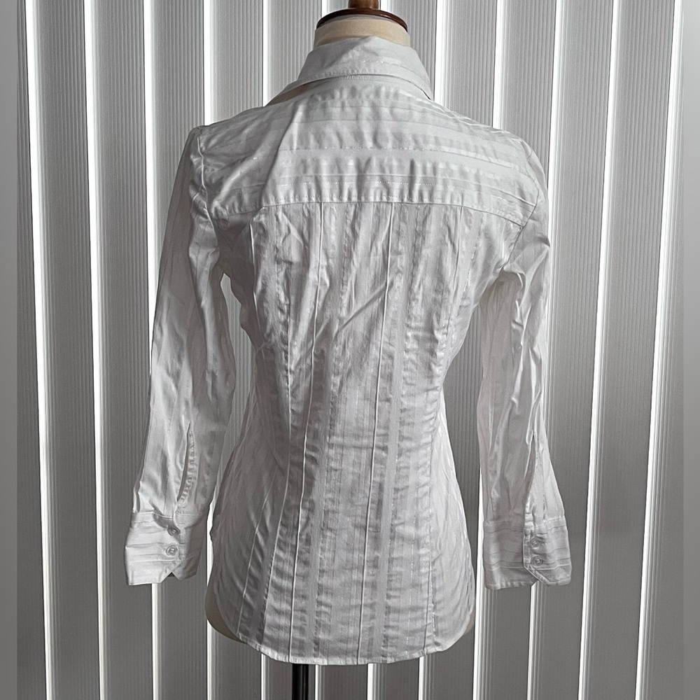 🩶🤍New York & Co. Striped Button Down Shirt - Picture 4 of 5